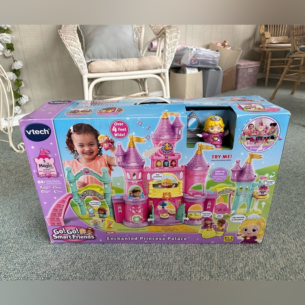 Brand New in Box VTech Enchanted Princess Palace/Castle Musical Lights